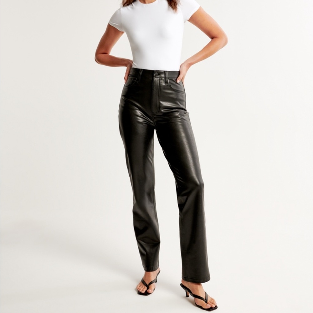 Abercrombie & Fitch 90s’s straight high waisted leather pants